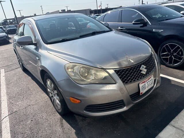 2010 SUZUKI Kizashi