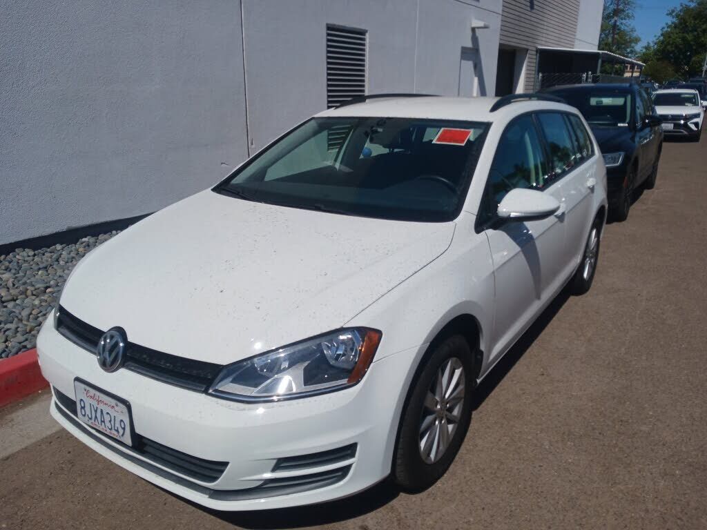 2017 VOLKSWAGEN Golf SportWagen