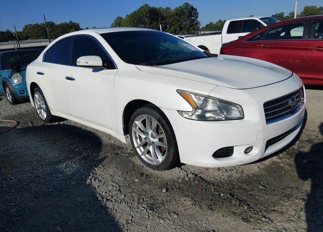 2009 NISSAN Maxima