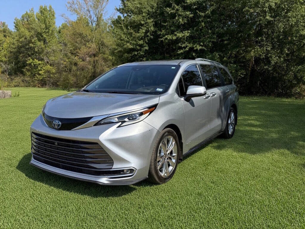 2021 TOYOTA Sienna