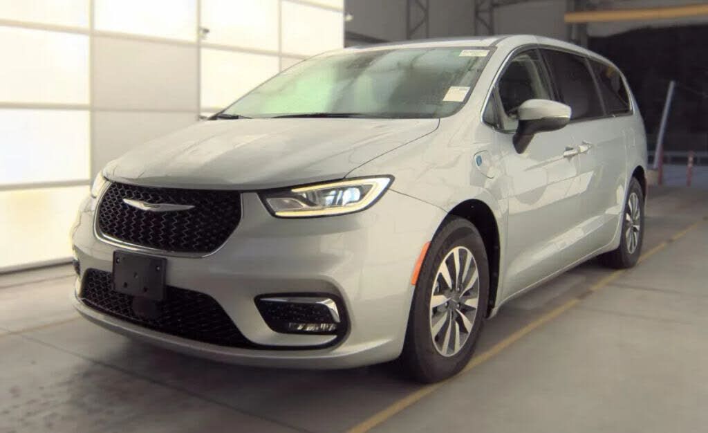 2023 CHRYSLER Pacifica