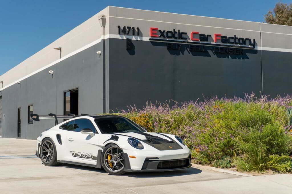 2025 PORSCHE 911