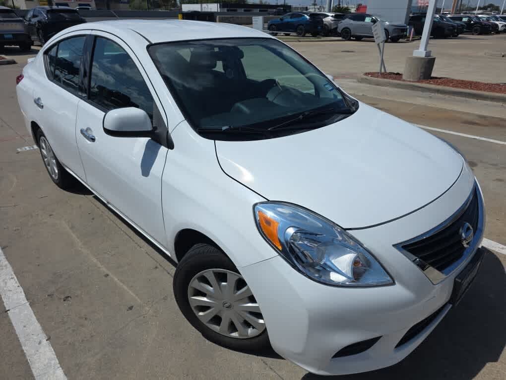 2014 NISSAN Versa