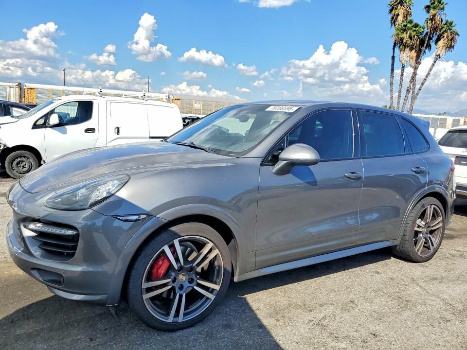 2013 PORSCHE Cayenne