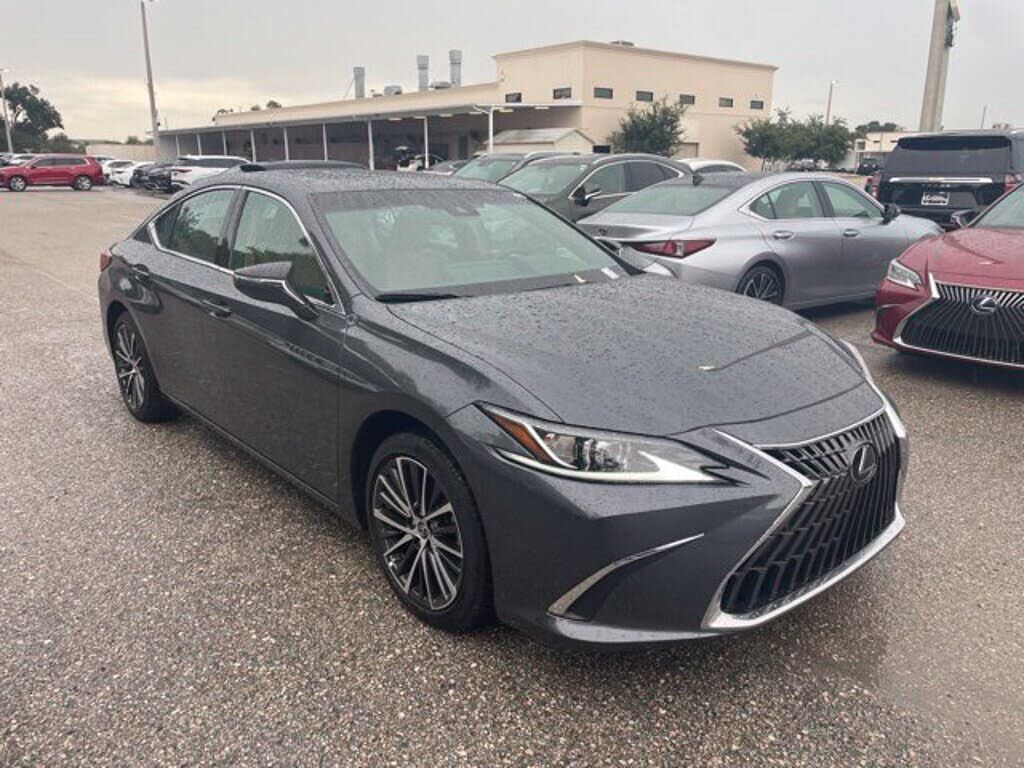 2025 LEXUS ES