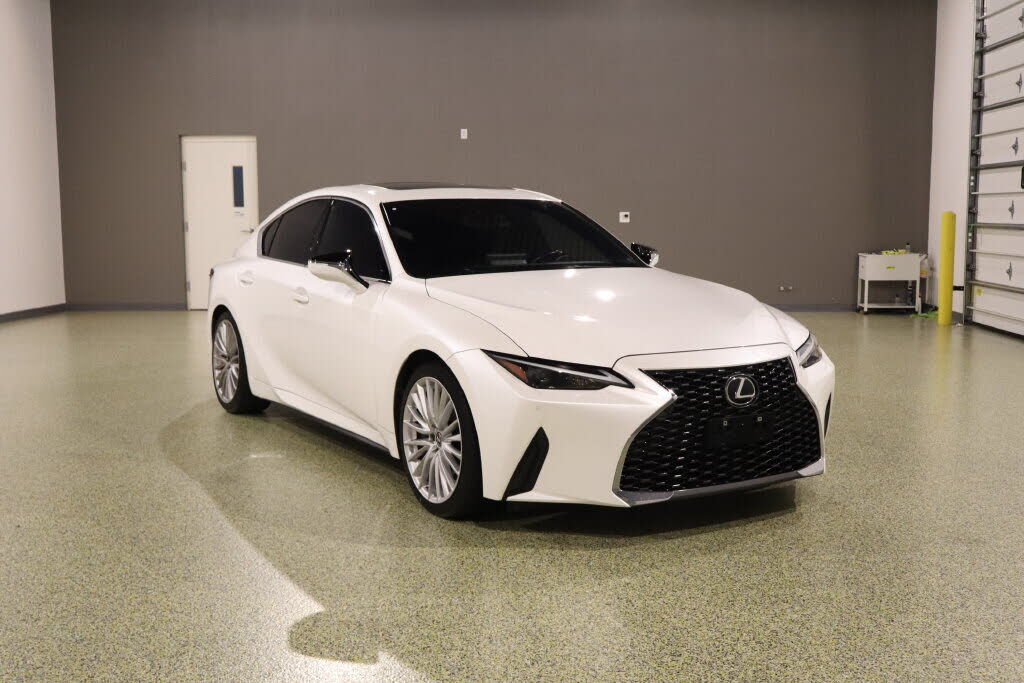 2023 LEXUS IS