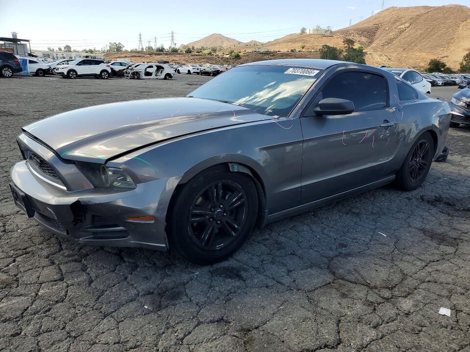 2013 FORD Mustang