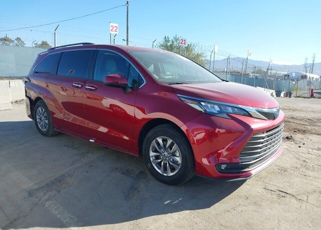 2026 TOYOTA Sienna