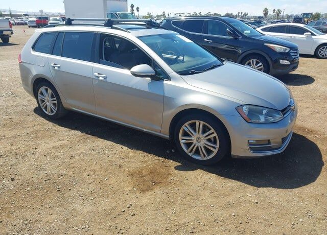 2015 VOLKSWAGEN Golf SportWagen
