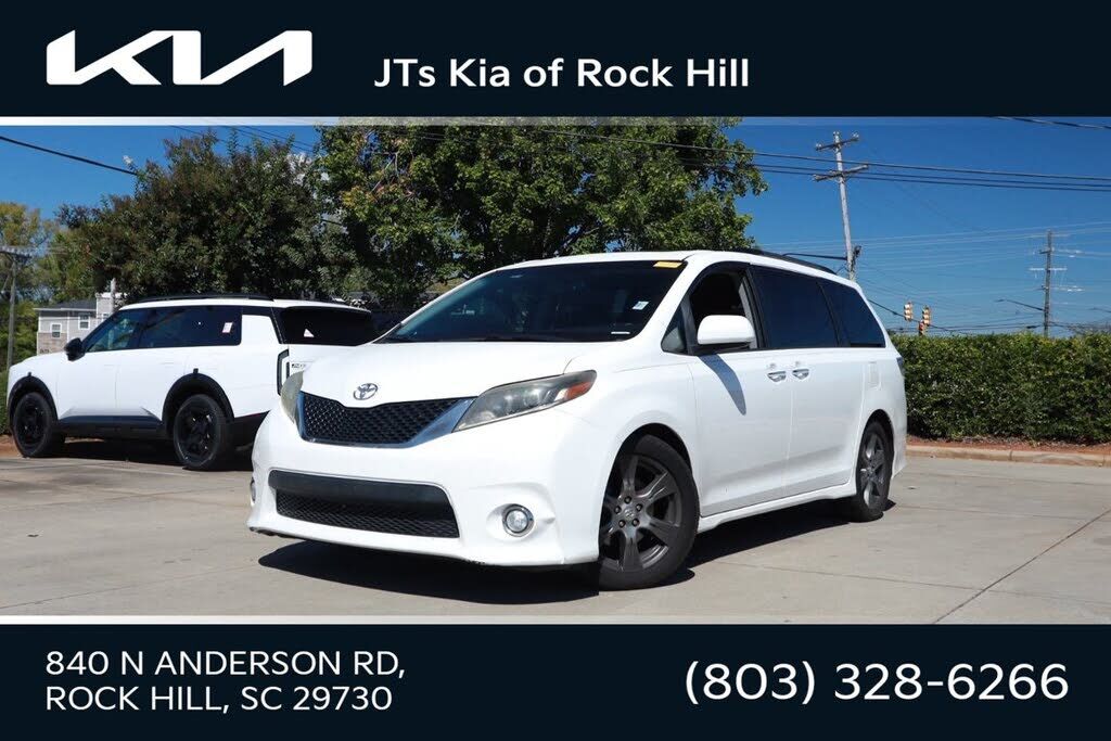 2017 TOYOTA Sienna
