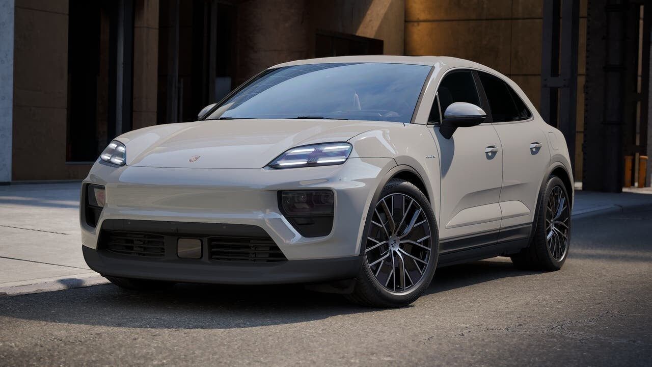 2026 PORSCHE Macan