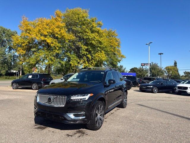 2023 VOLVO XC90