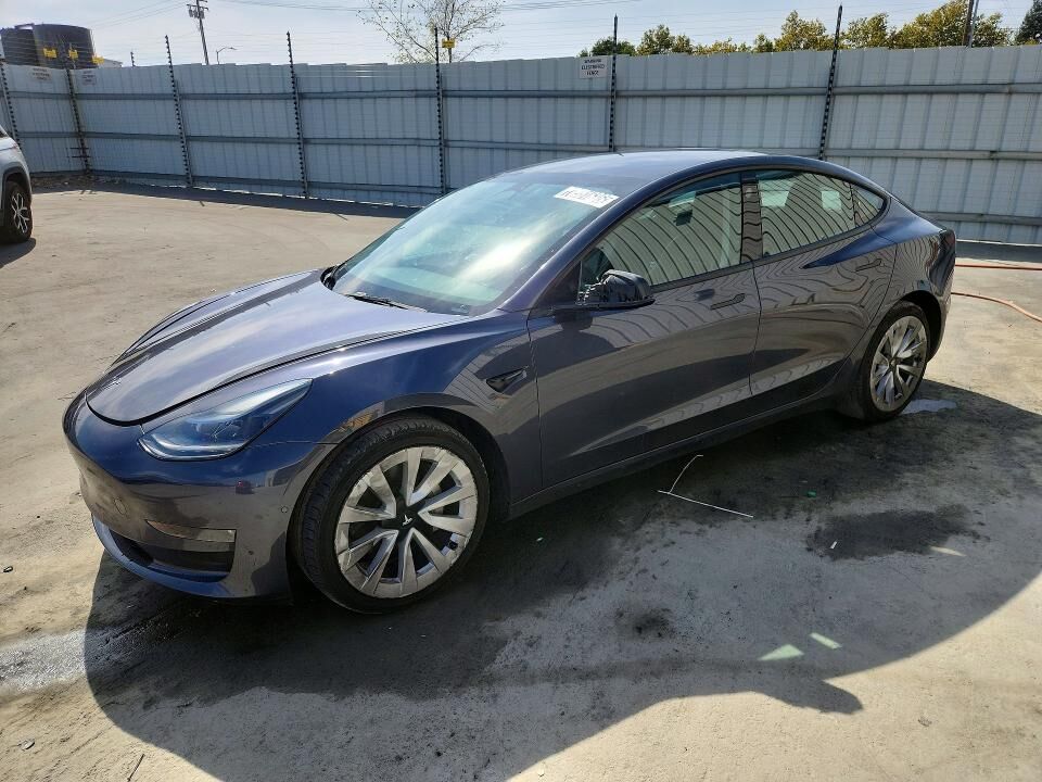 2022 TESLA Model 3