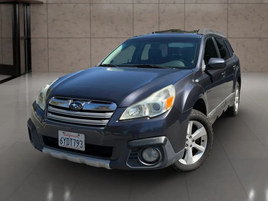 2013 SUBARU Outback