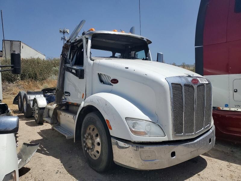 2015 PETERBILT 579