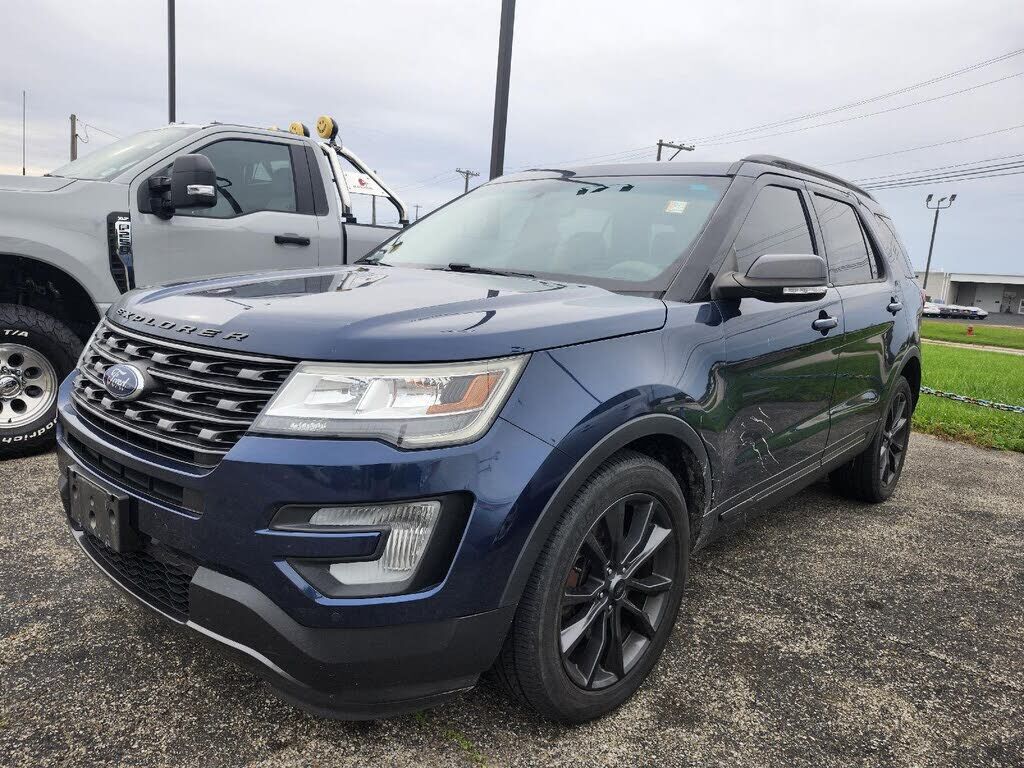 2017 FORD Explorer