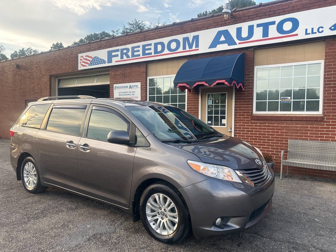 2016 TOYOTA Sienna