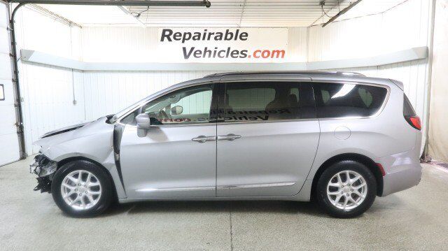 2020 CHRYSLER Pacifica