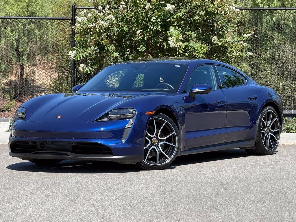 2022 PORSCHE Taycan