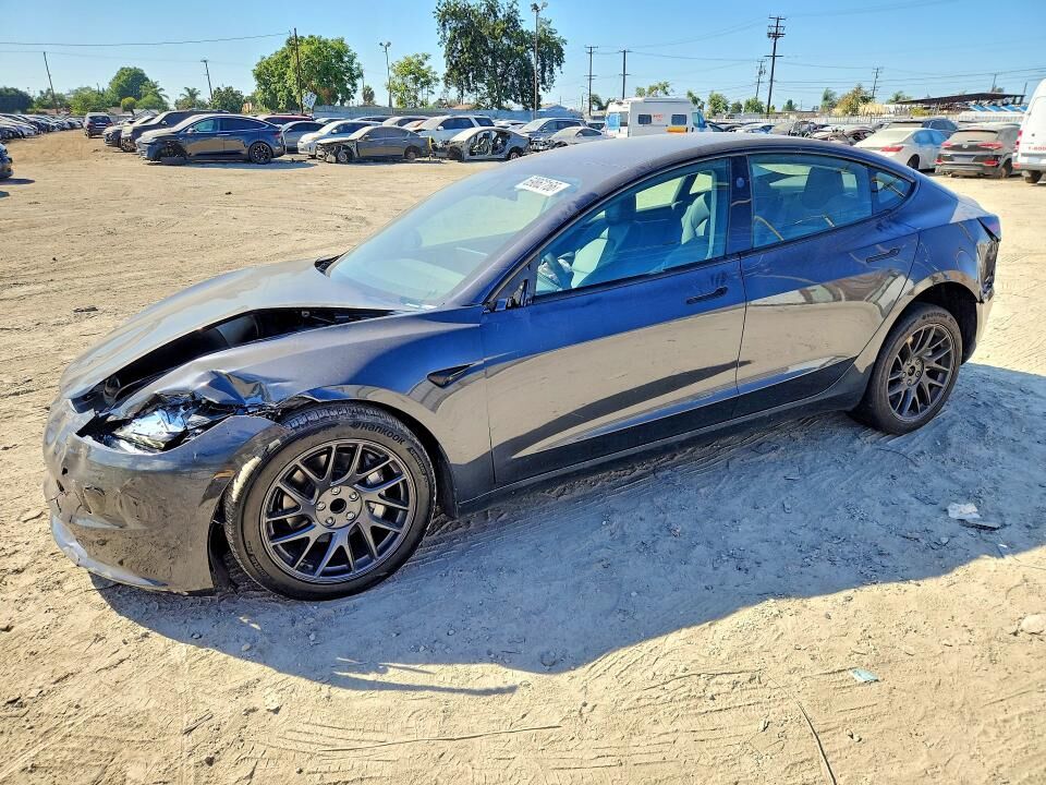 2025 TESLA Model 3