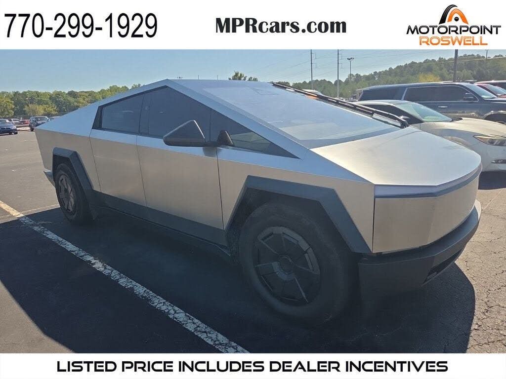 2025 TESLA Cybertruck