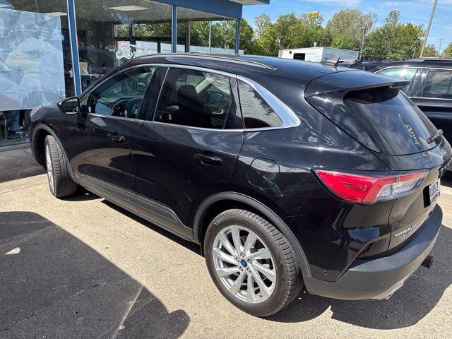 2021 FORD Escape