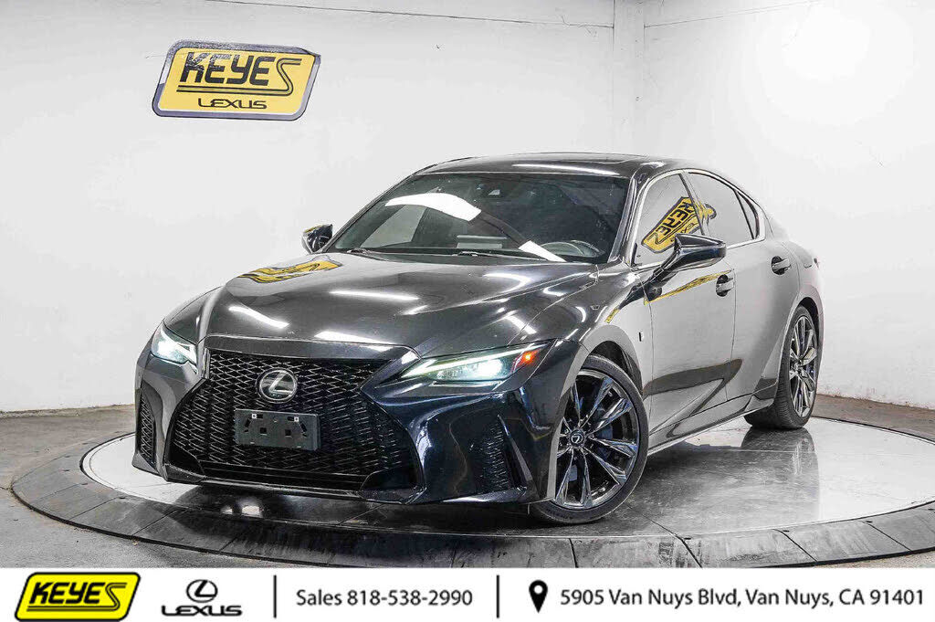 2022 LEXUS IS