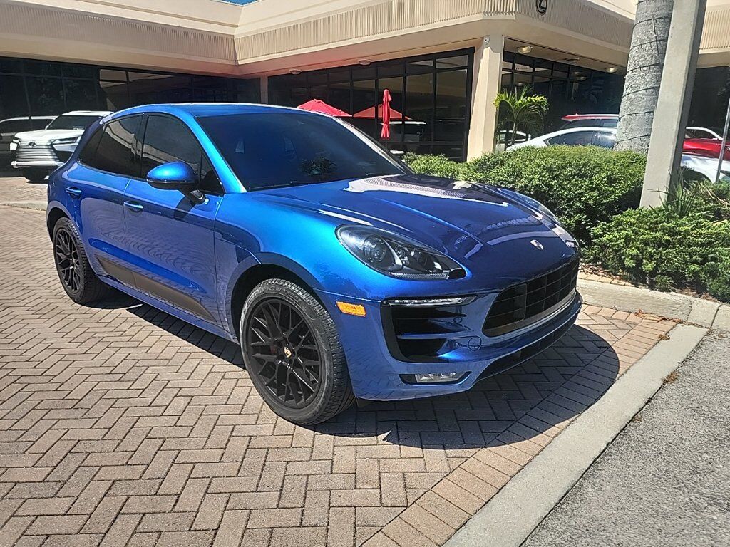 2017 PORSCHE Macan