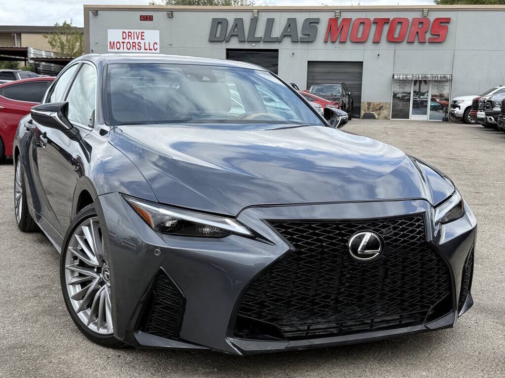 2025 LEXUS IS