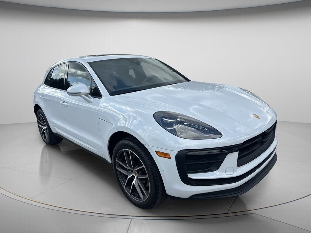 2024 PORSCHE Macan