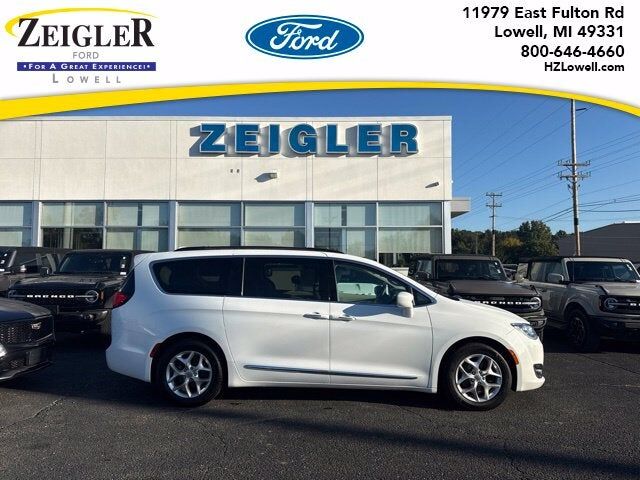 2017 CHRYSLER Pacifica
