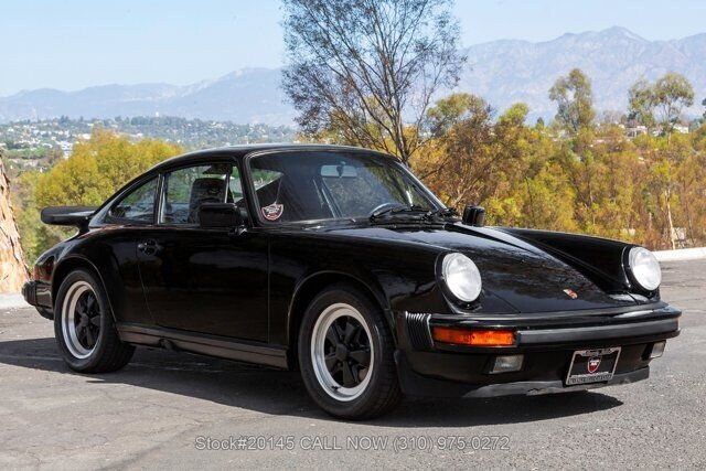 1988 PORSCHE 911