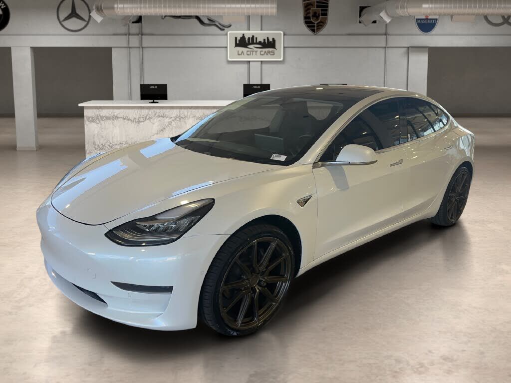 2020 TESLA Model 3