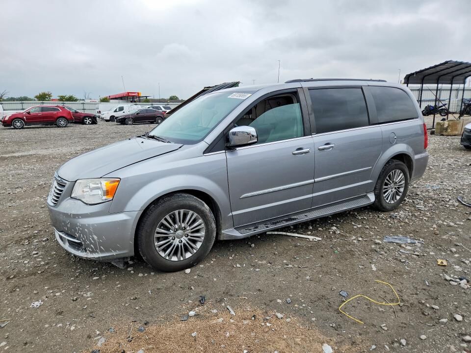 2013 CHRYSLER Town and Country