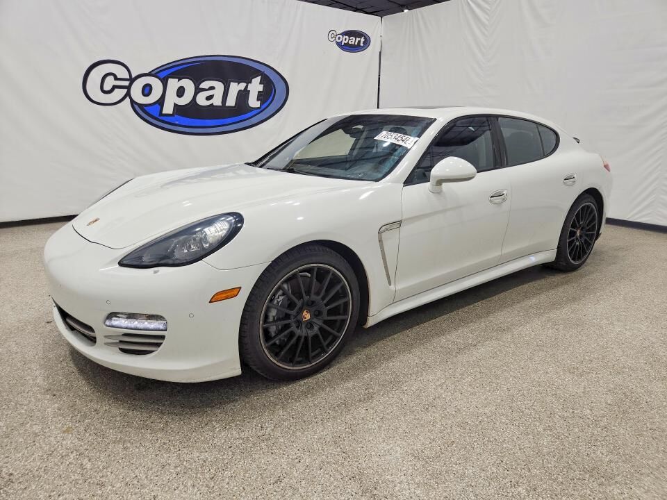 2013 PORSCHE Panamera