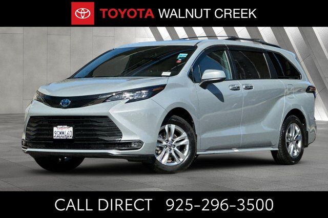 2023 TOYOTA Sienna