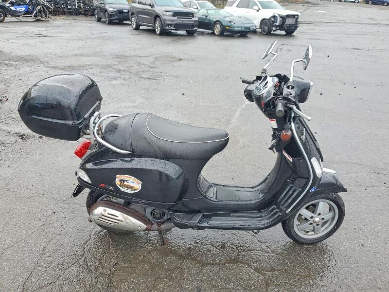 2009 PIAGGIO AND VESPA LX/LXV
