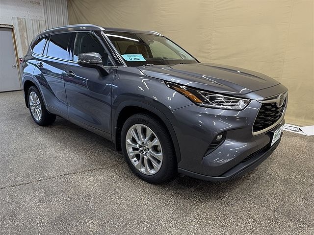 2021 TOYOTA Highlander