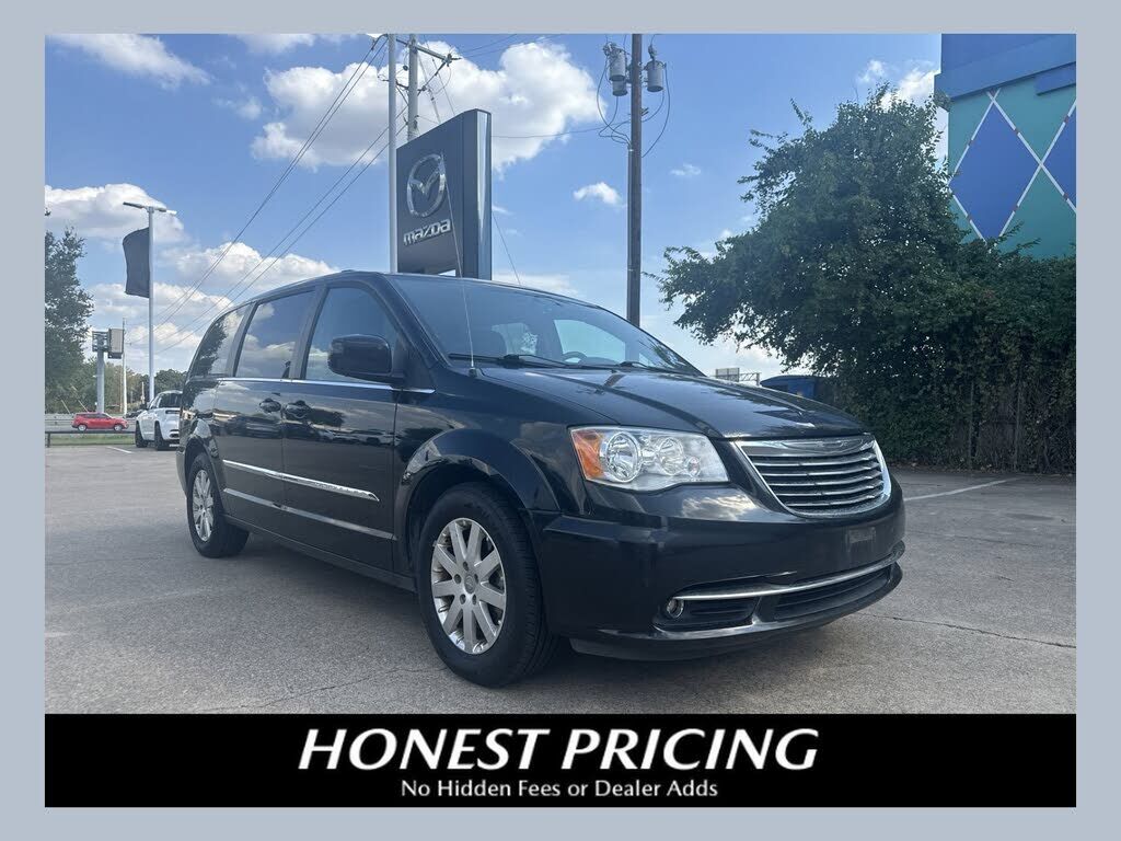 2016 CHRYSLER Town and Country