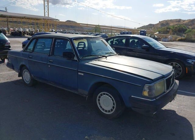1990 VOLVO 240 Series