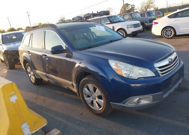 2011 SUBARU Outback