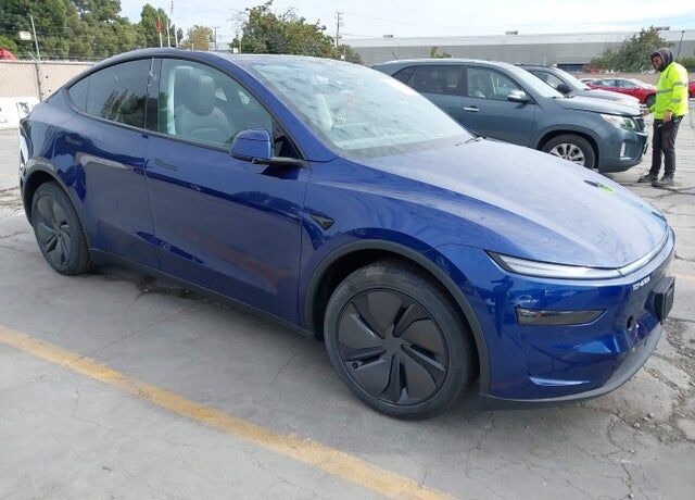 2026 TESLA Model Y
