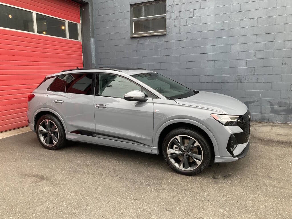 2023 AUDI Q4