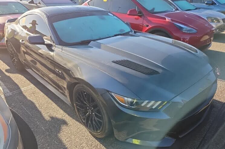 2017 FORD Mustang