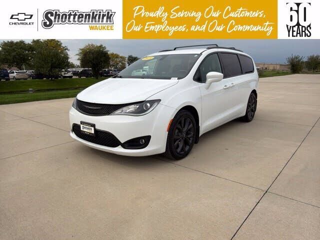 2019 CHRYSLER Pacifica