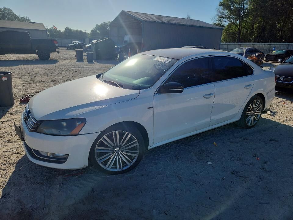 2015 VOLKSWAGEN Passat