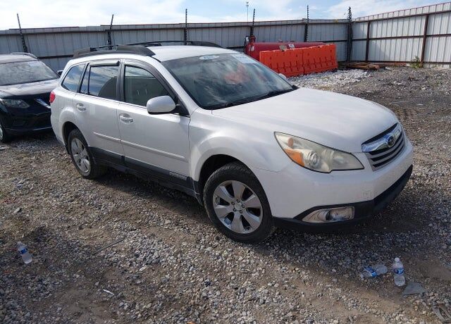 2011 SUBARU Outback