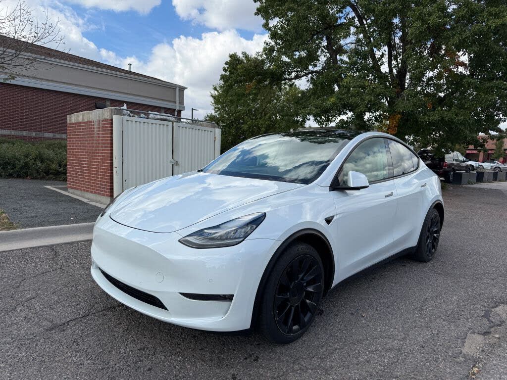 2021 TESLA Model Y
