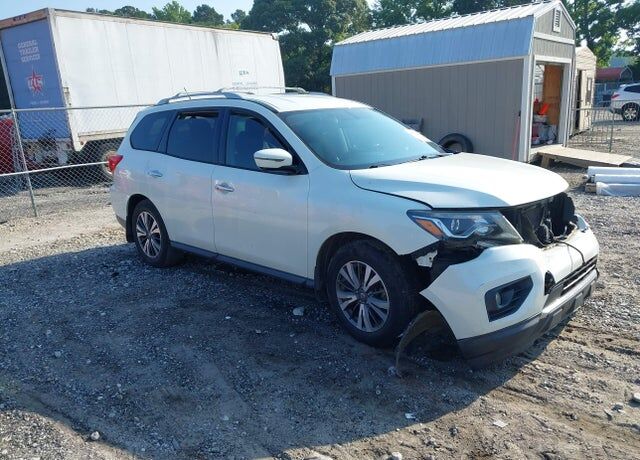 2017 NISSAN Pathfinder