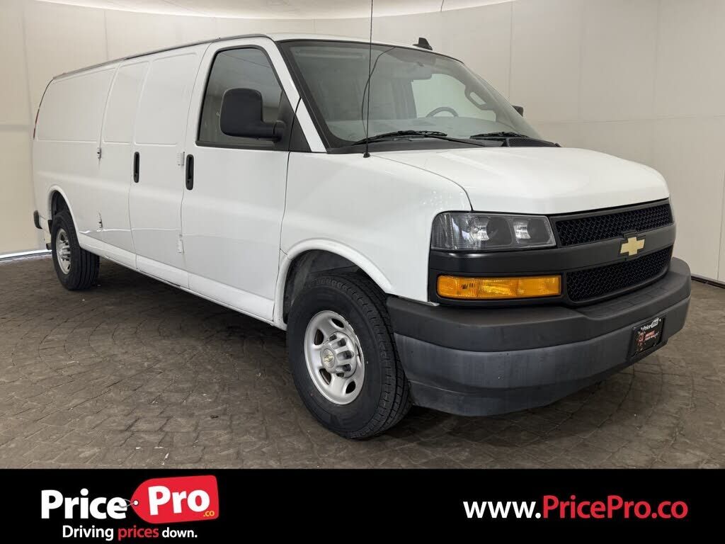 2022 CHEVROLET Express